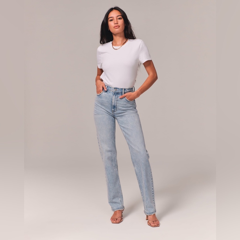 Abercrombie & Fitch 90s Curve Love Straight Leg Jeans